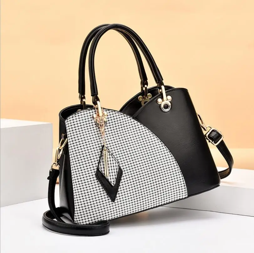 

Plaid Women Bags 2021 New Fashion Metal Buckle Women Handbags Color Matching Shoulder Messenger Bag Lady Simple Style Hand Bags