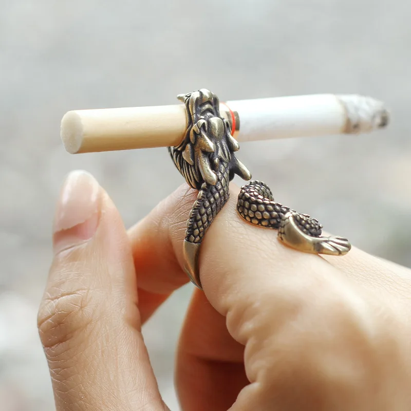 

Retro Dragon Cigarette Holder Ring Rack Finger Clip Bronze Opening Adjustable Cigarettes Holder Smoking Accessories Gift