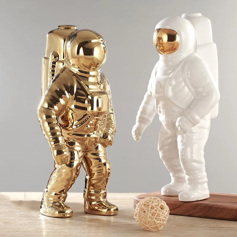 

Gold Space Man Sculpture Astronaut Mode Vaas Creative Modern Ceramic Cosmonaut Ornament Model Garden Statue Home Decorations