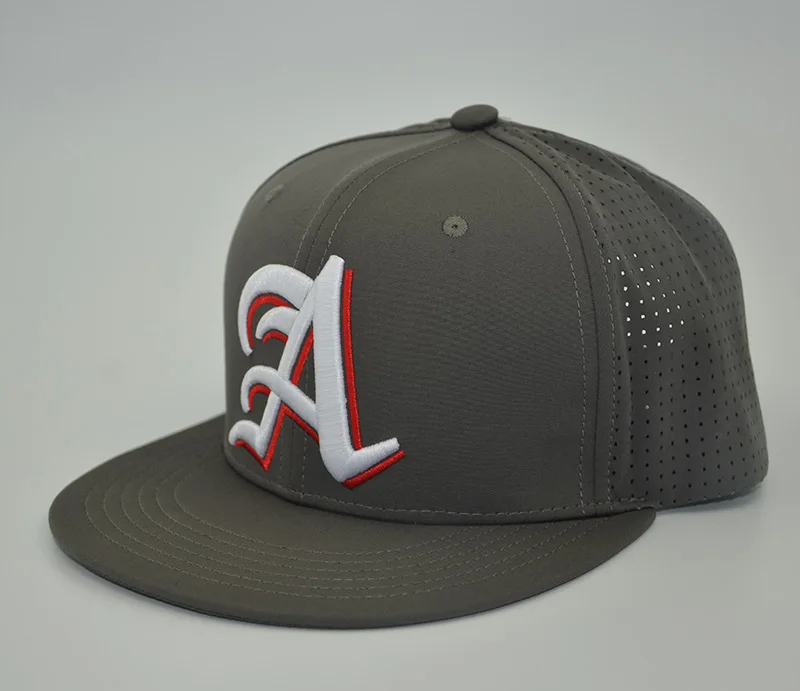 Бейсболка с 3D вышивкой и плоским козырьком из полиэстера | Аксессуары для одежды