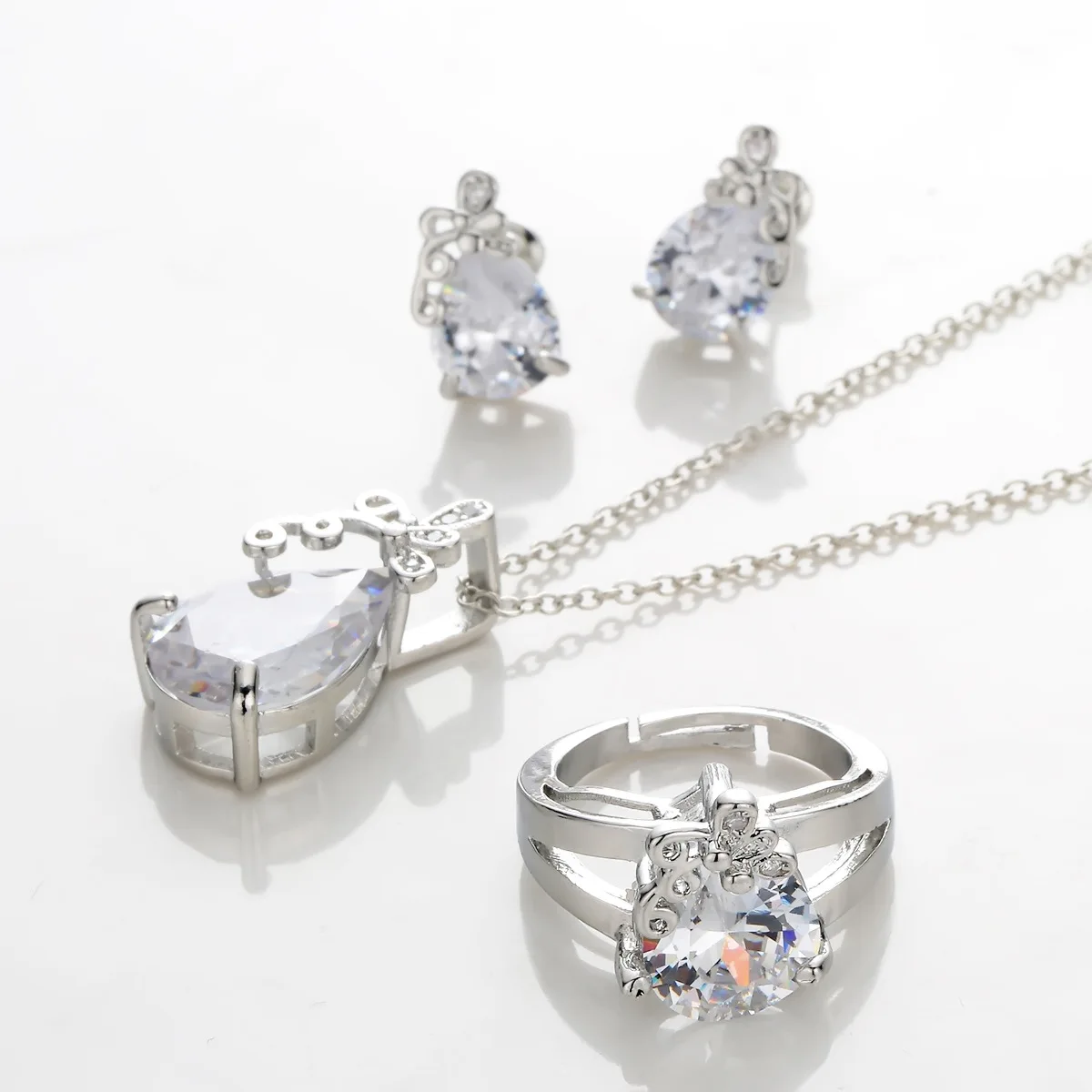 

tshou150 Water Drop Zircon Necklace Earrings Stud Earrings Three-Piece Set