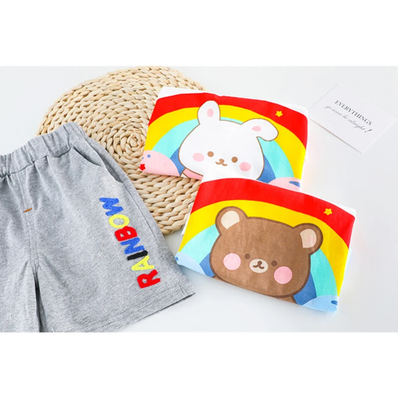 Комплект одежды для маленьких мальчиков Летняя футболка с изображением медведя