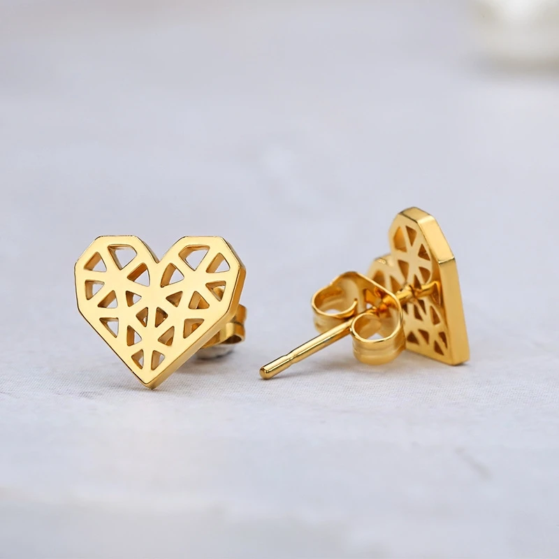 

Fashion Metal Love Earrings Hollow Heart Ear Studs Stainless Steel Jewelry Women Everyday Accessories