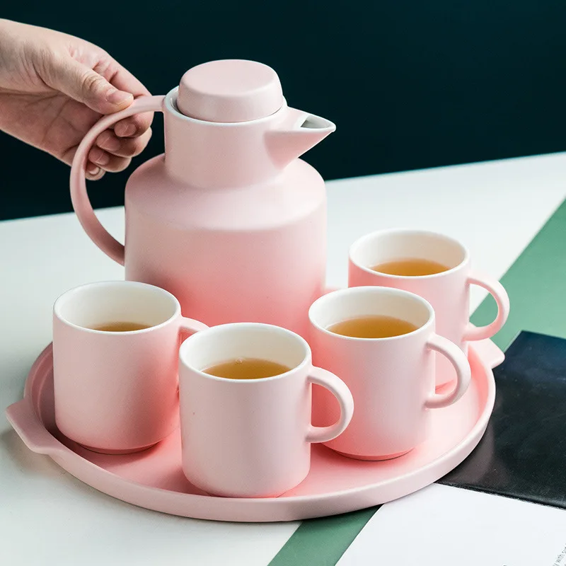 Цветовая глазурованная керамическая кастрюля для холодной воды в скандинавском