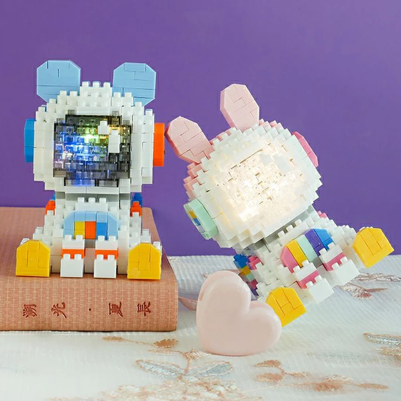 

HC Space Rabbit Bear Astronaut LED Light Helmet Sit Animal Model DIY Mini Diamond Blocks Bricks Building Toy for Children No Box