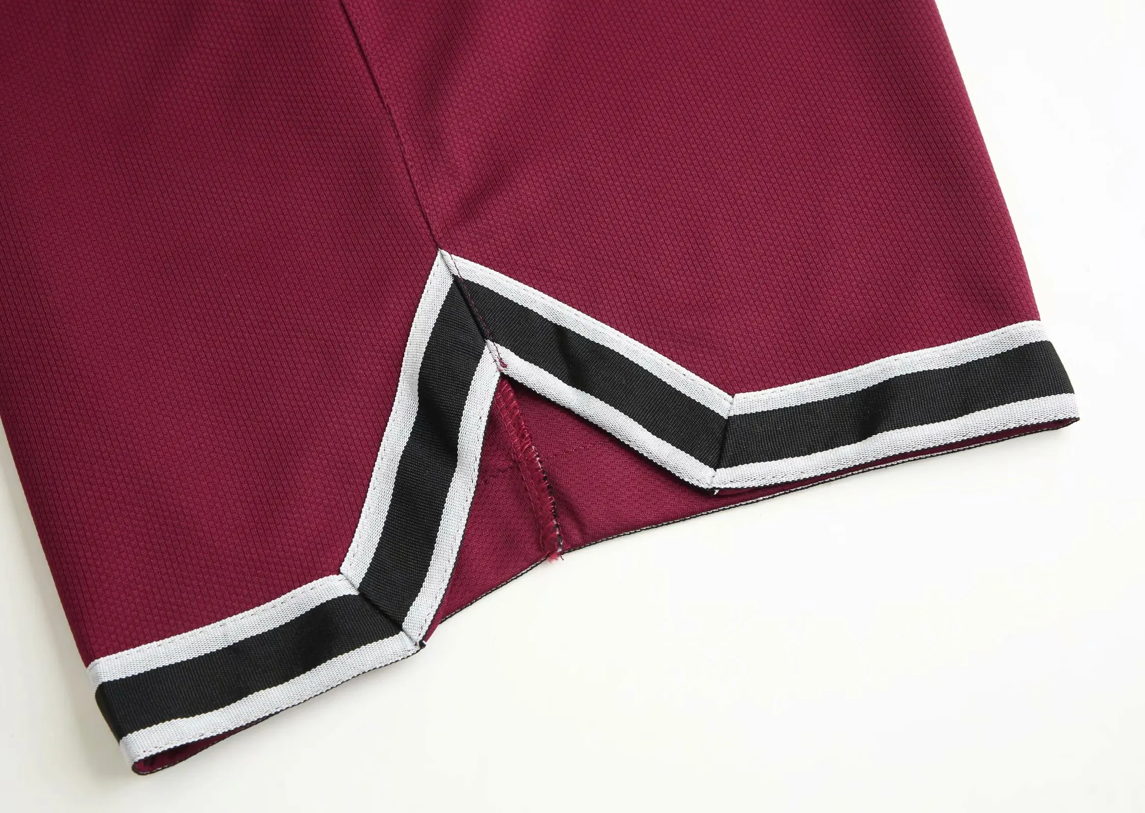 

Hot Sale Basketball Shorts Breathable Sweat Sport Running Shorts Outdoor Sports Fitness Short Pants Loose black/red Beach Shorts