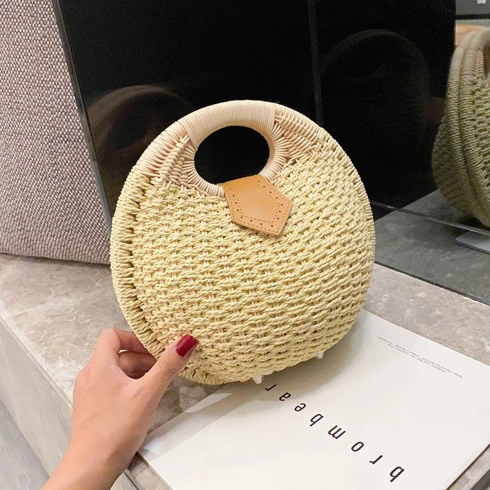 Круглая соломенная дамская сумочка маленький ротанговый саквояж на плечо модный