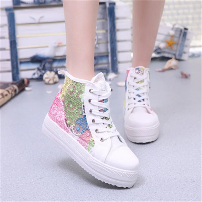

WDHKUN Women's Casual Cutouts Lace Canvas Shoes Hollow Floral Breathable Platform Flat Shoe White Black Size 35-42