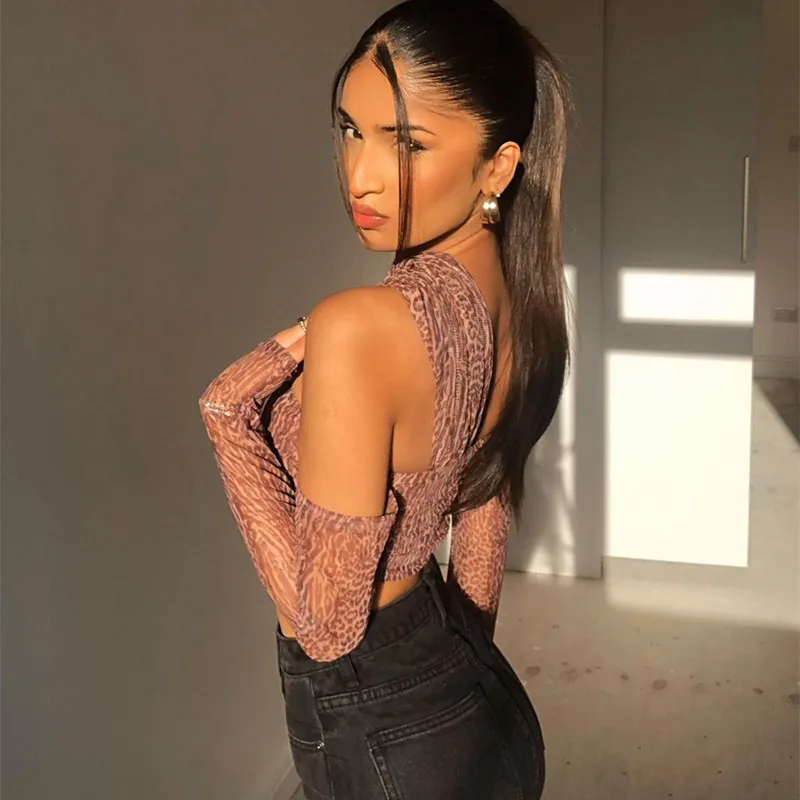 

Sexy Off Shoulder T Shirt Women Print Cropped Tops Hollow Out Skew Collar Cropped Tops Women Casual Streetwear Chic Party Vest