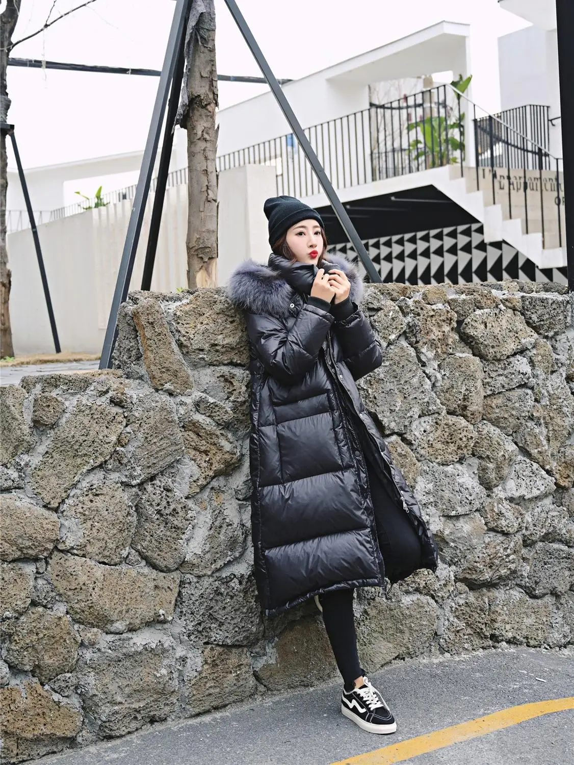 

2020 Winter Parkas Loose Thick Warm Large Real Fur Collar Hooded Long Down Coat 90% White Duck Down Jacket Snow Outwear Style
