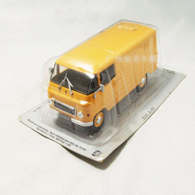 Модель игрушечного автомобиля из сплава 1/43 бывший Советский Союз желтая ZUK A 05 Van