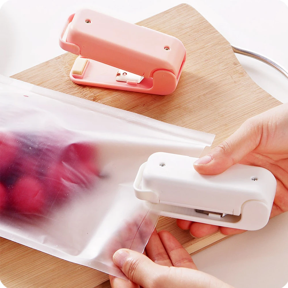 

Portable Heat Bag Sealer Mini Portable Food Sealing Machine For Chips Household Snack Plastic Bags Vacuum Handheld Chip Resealer