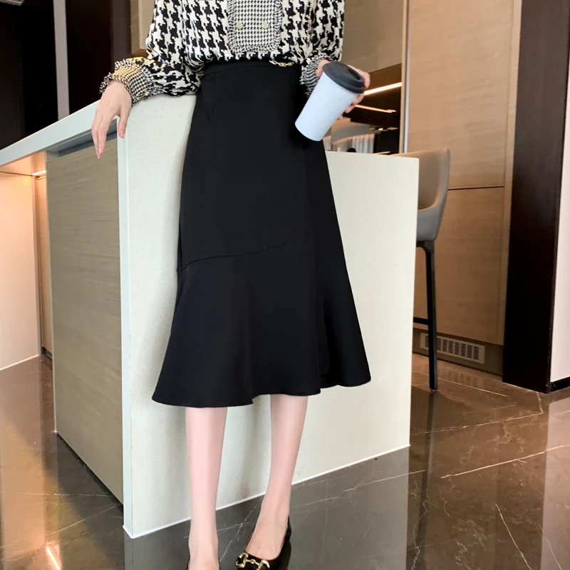 

The new spring 2022 high-waisted, slim, versatile black skirt women's mid-length flounces fishtail skirt