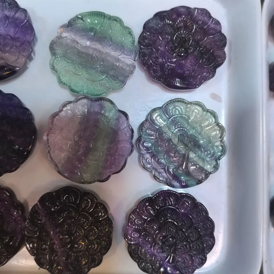 

Natural fluorite peacock pendant random color man and woman necklace crystal ornaments gift