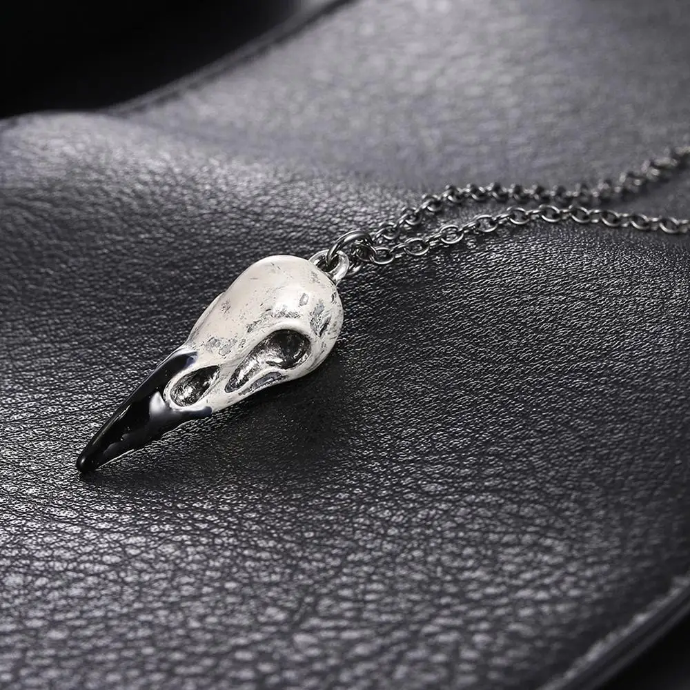 

Gothic Punk Raven Skull Necklaces for Men Women Steampunk Hip Hop Halloween Jewelry Vintage Crow Magpie Bird Pendant Necklace