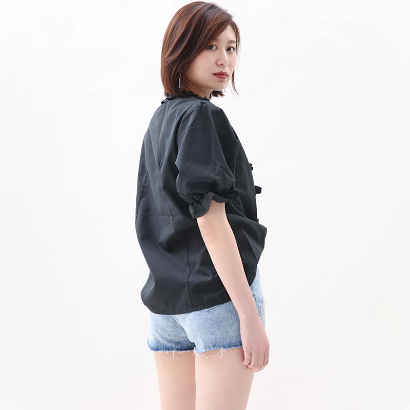 

[EAM] Women Black Big Size Ruffles Short Blouse New Lapel Half Puff Sleeve Loose Fit Shirt Fashion Spring Summer 2021 1DD832301