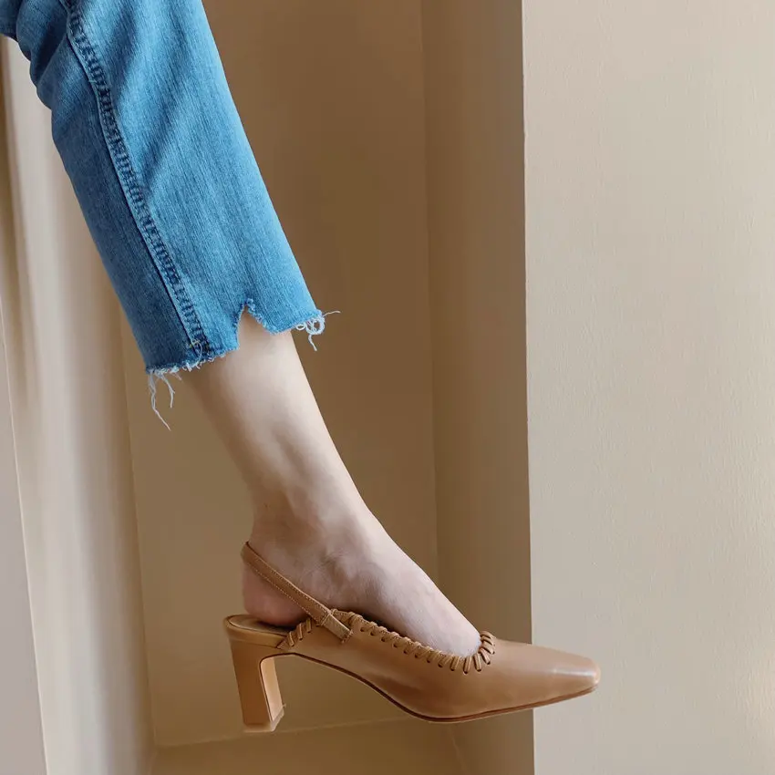

QUTAA 2021 Sewing Cow Leather Summer Women Pumps Square Toe All Match Sandals Back Strap Square Heel Female Shoes Size 34-39