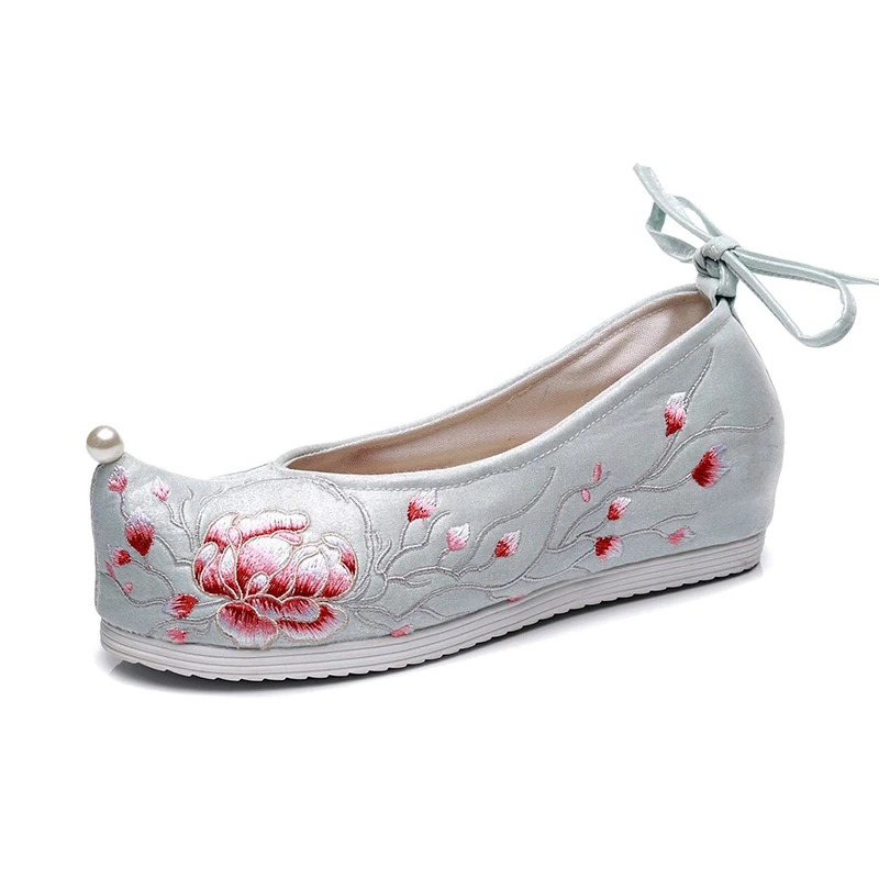 

Spring And Summer Flat Embroidered Shoes Lady Chinese Style For Women