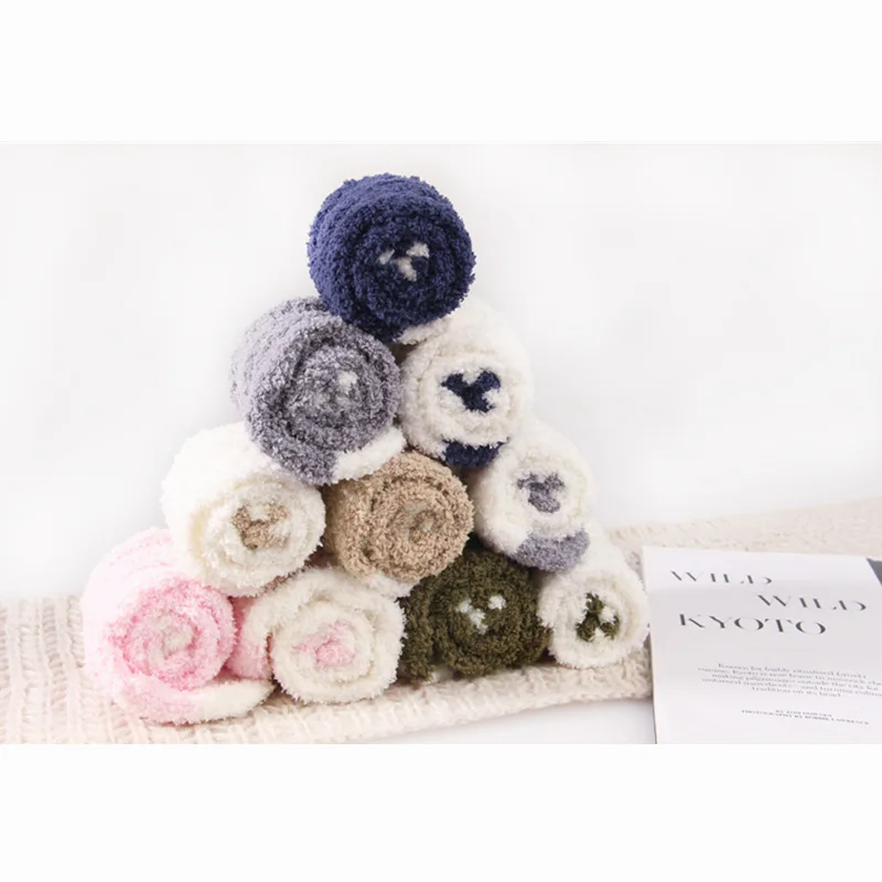 Новые бархатные теплые и удобные носки из кораллового бархата для сна женские