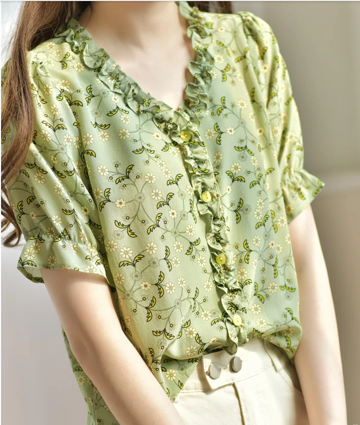

2021 summer green floral silk blouse women fashion temperament shirt long-sleeved V-neck design niche shirt blouse
