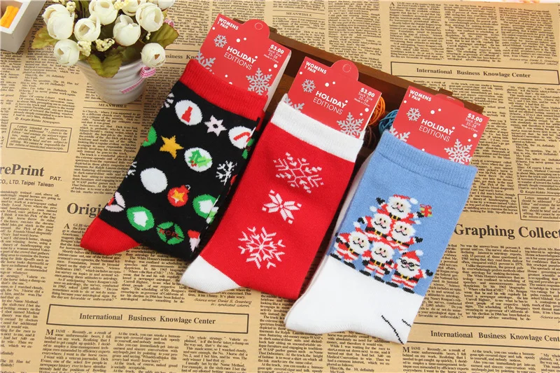 1 pair Casual Women Christmas socks Funny Cartoon Snowman Santa Claus elk flake socks Cotton Christmas Gift for women