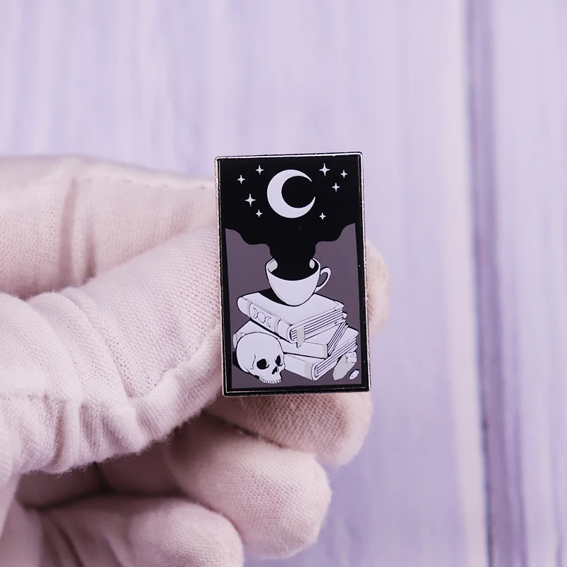 Кофейная эмалированная булавка череп Лунная брошь Хэллоуин скелет любит пить