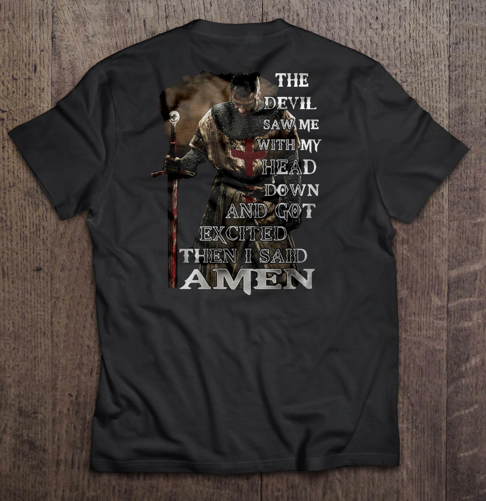 Мужская футболка дьявол увидал меня с моей головой вниз и был взволнован тогда я