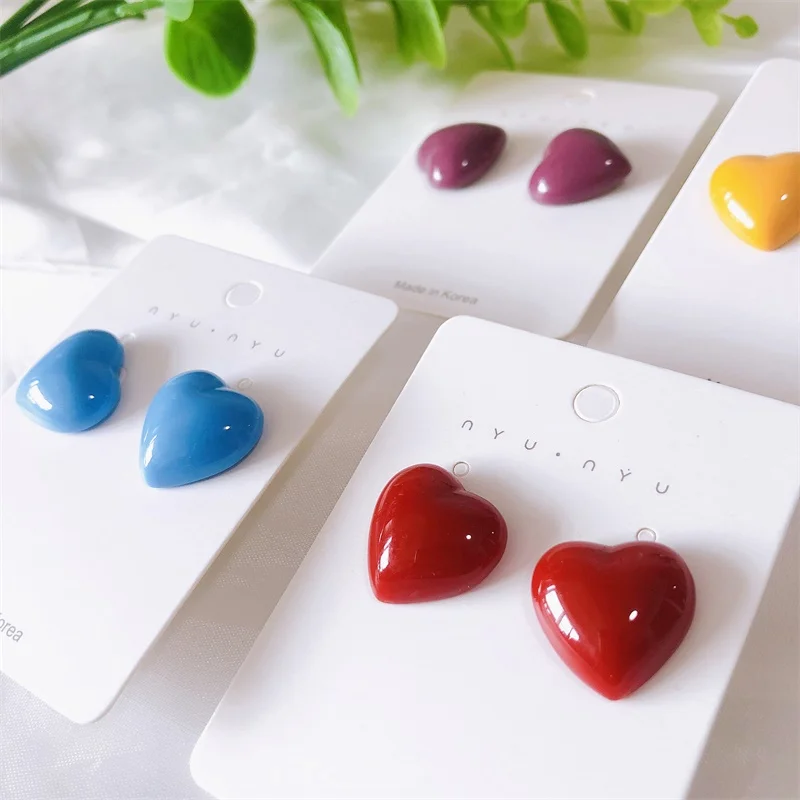 Акриловые серьги для женщин с красным сердцем маленькие гвоздики модные принтом