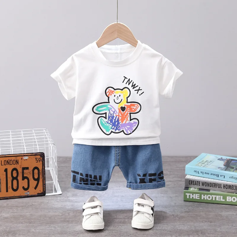 

Одежда для маленьких девочек летняя одежда 2021 модный мультяшный медведь, круглый ворот, короткий рукав, футболки для мальчиков + джинсовые ш...