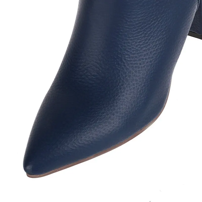 Женские сапоги до колена с острым носком без застежки на толстом высоком каблуке