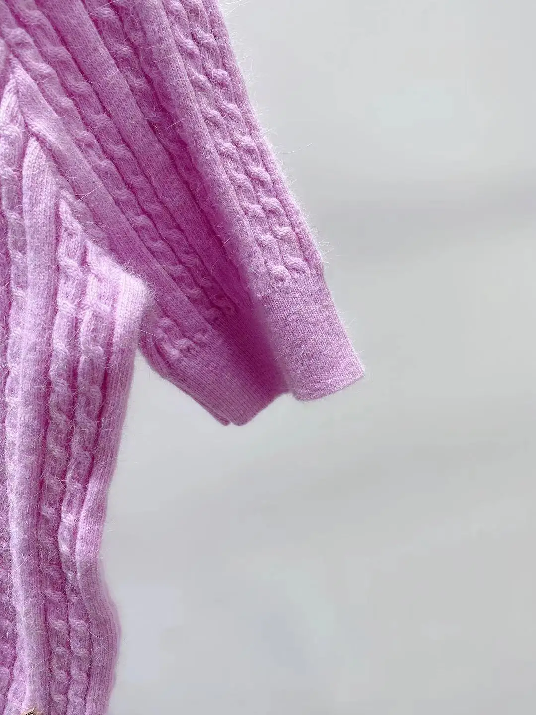 

2021 Early Autumn New Short-sleeved Solid Color Single-breasted Knitted Top Women Cardigan