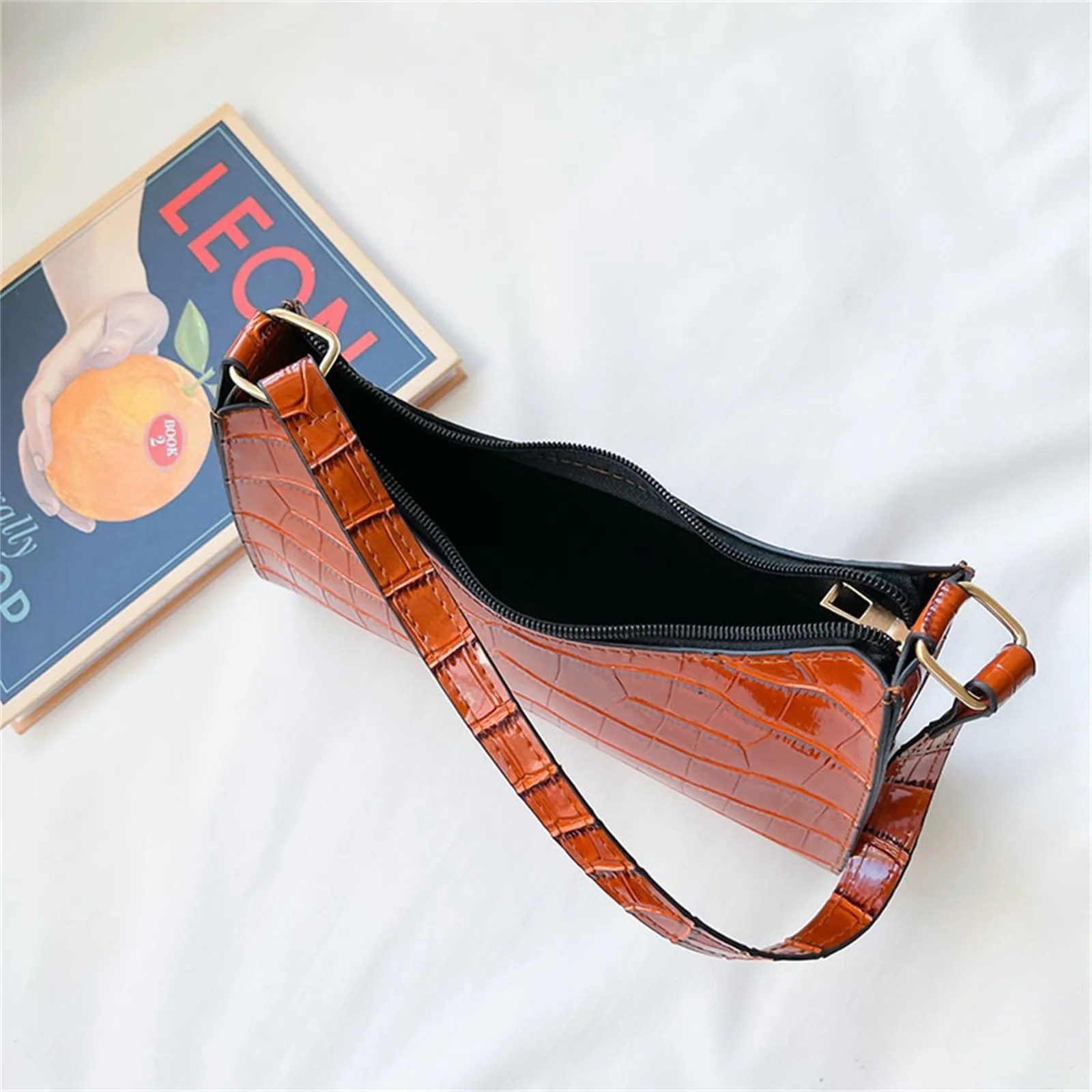 

Casual Women Totes Ladies Shoulder Bags Fashion Exquisite Shopping Bag Female Retro Leather Solid Color Handbag for Women 2021