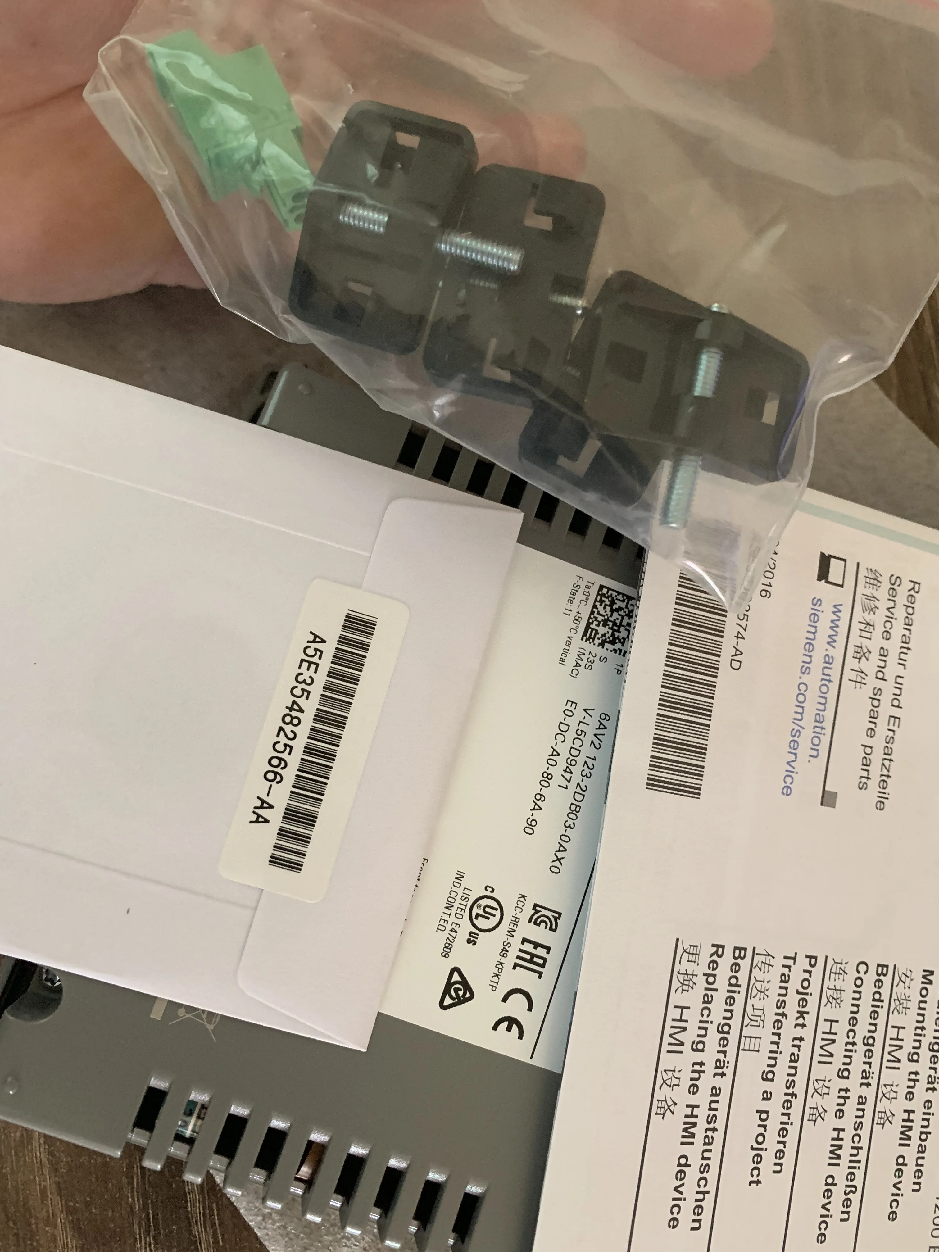 Панель управления инвертором 6AV2123-2DB03-0AX0 HMI новая сенсорная панель SIMATIC KTP400 BASIC