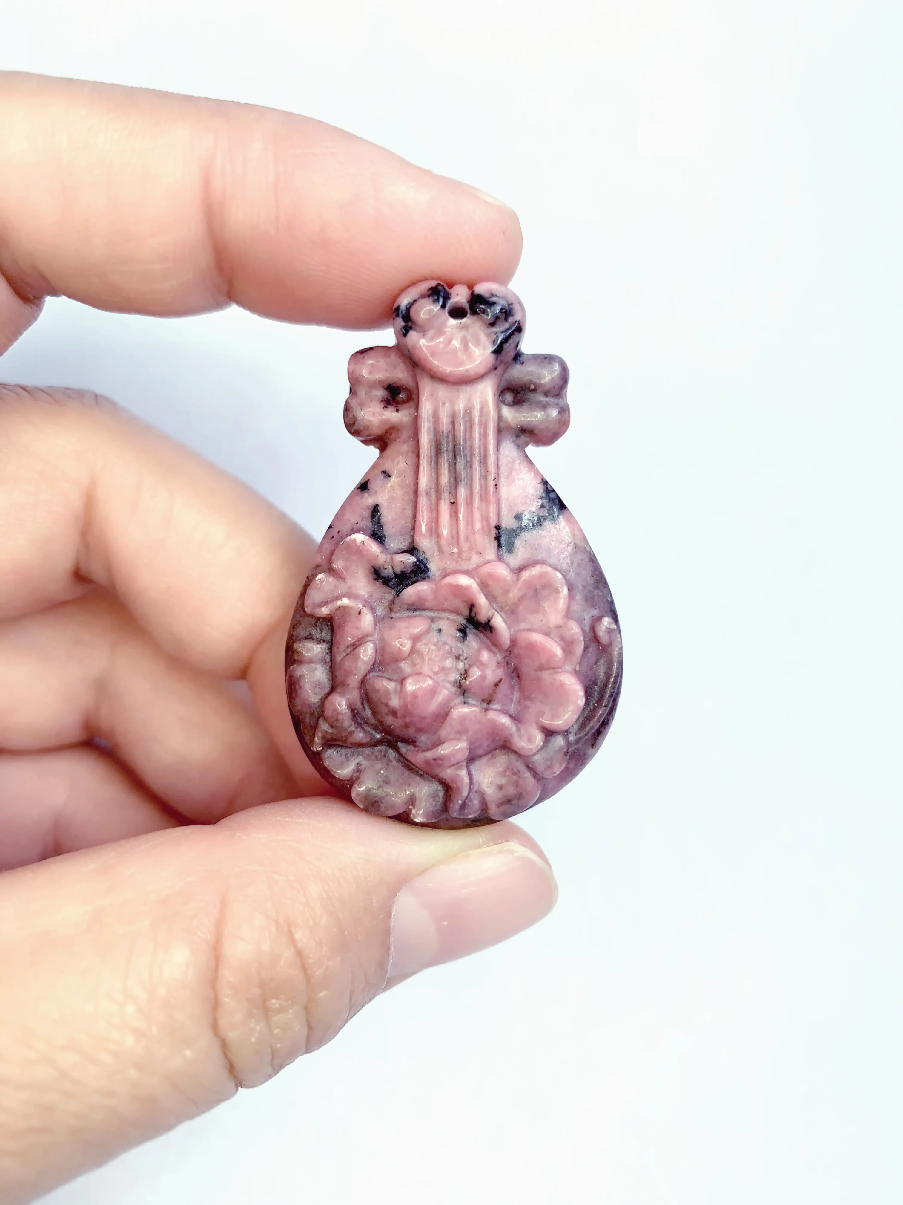 

Natural pink rosestone hand-carved pendant ornaments fashion healing energy stone aura accessories for diy necklace jewelry