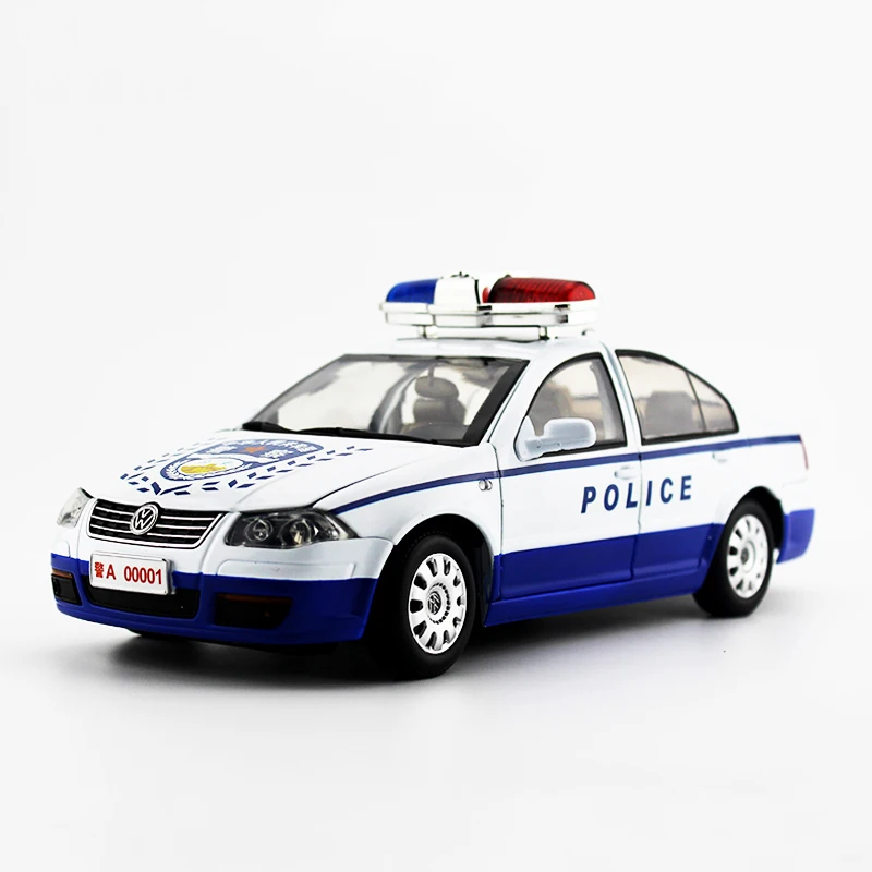 Коллекция ограниченной серии 1:18 модель автомобиля VW BORA 2005-2006 из цинкового сплава