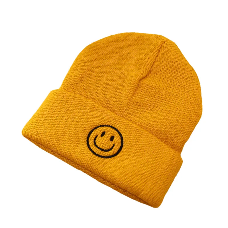 Шапка вязаная крючком осенняя теплая однотонная милая мультяшная улыбка |