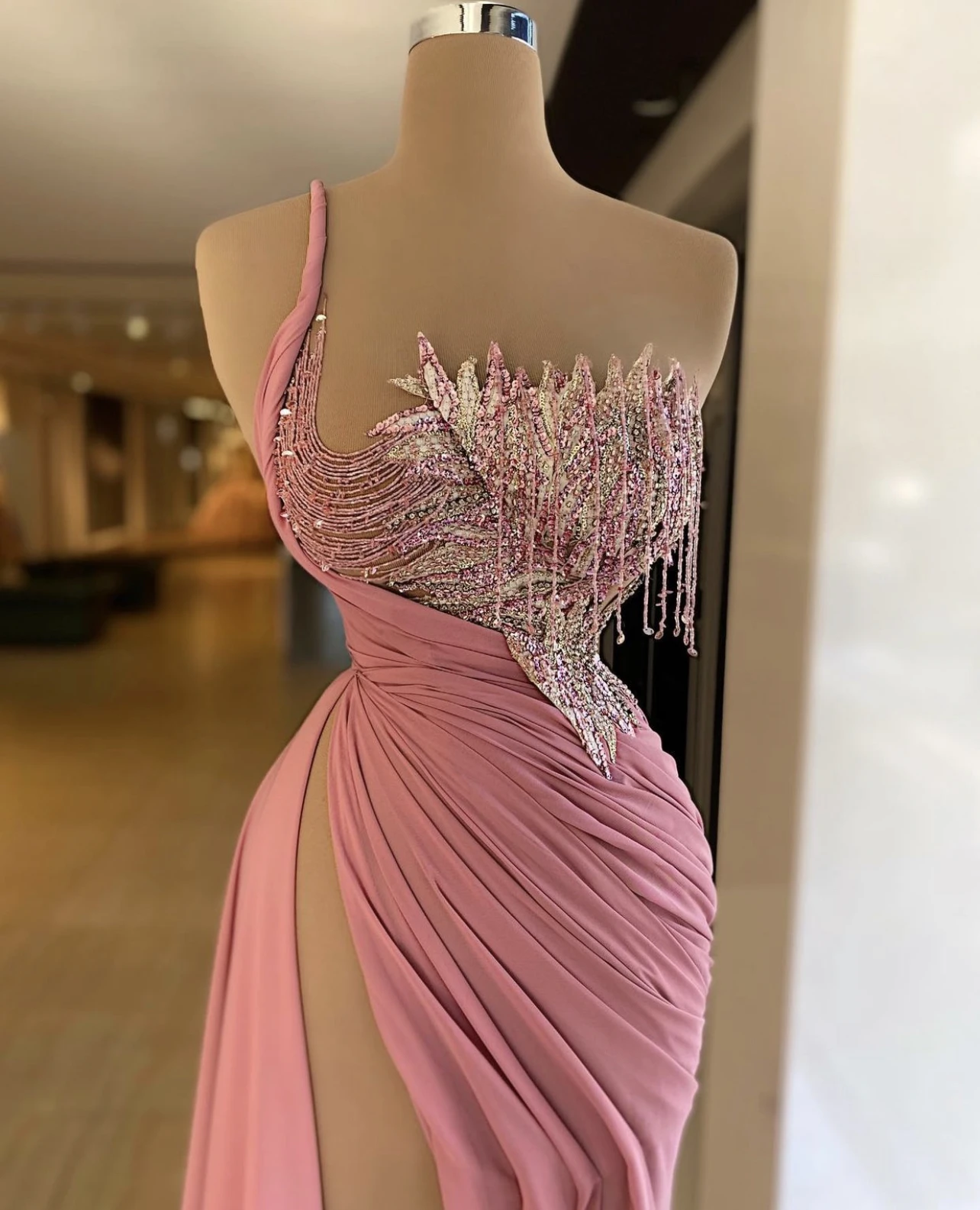 

YILIBER Evening dresses 2021 vintage vlack pearls long sleeves evening gowns beading prom dresses for women short dresses