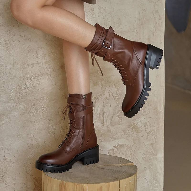 Harga 2020 Musim Semi Dan Musim Gugur Baru Wanita Renda Sepatu Fashion Martin Boots Belt Buckle Serbaguna Kulit Chunky Sepatu X498