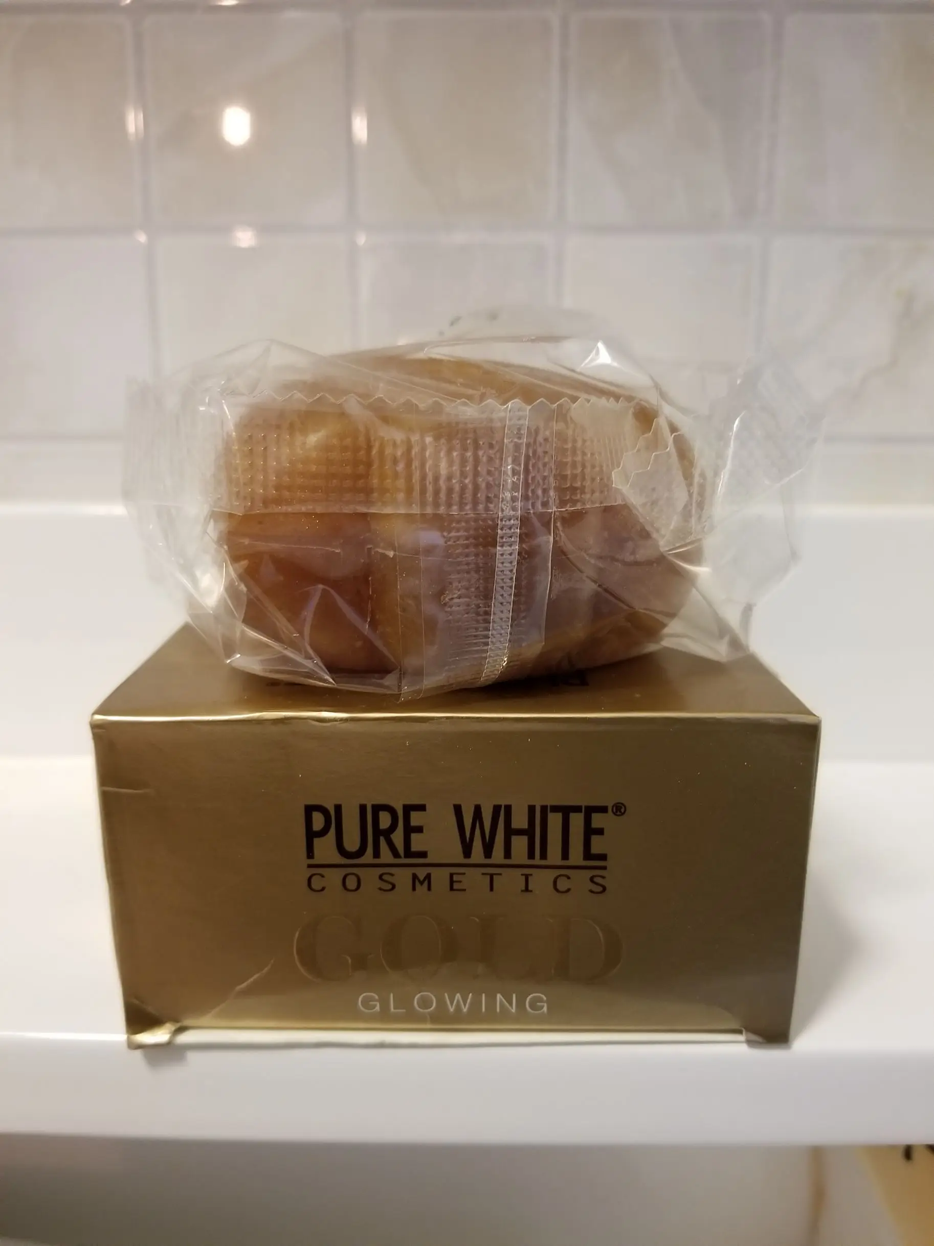 Чистая белая косметика | Золотое мыло Драгоценное отшелушивающее мыло/1 шт.