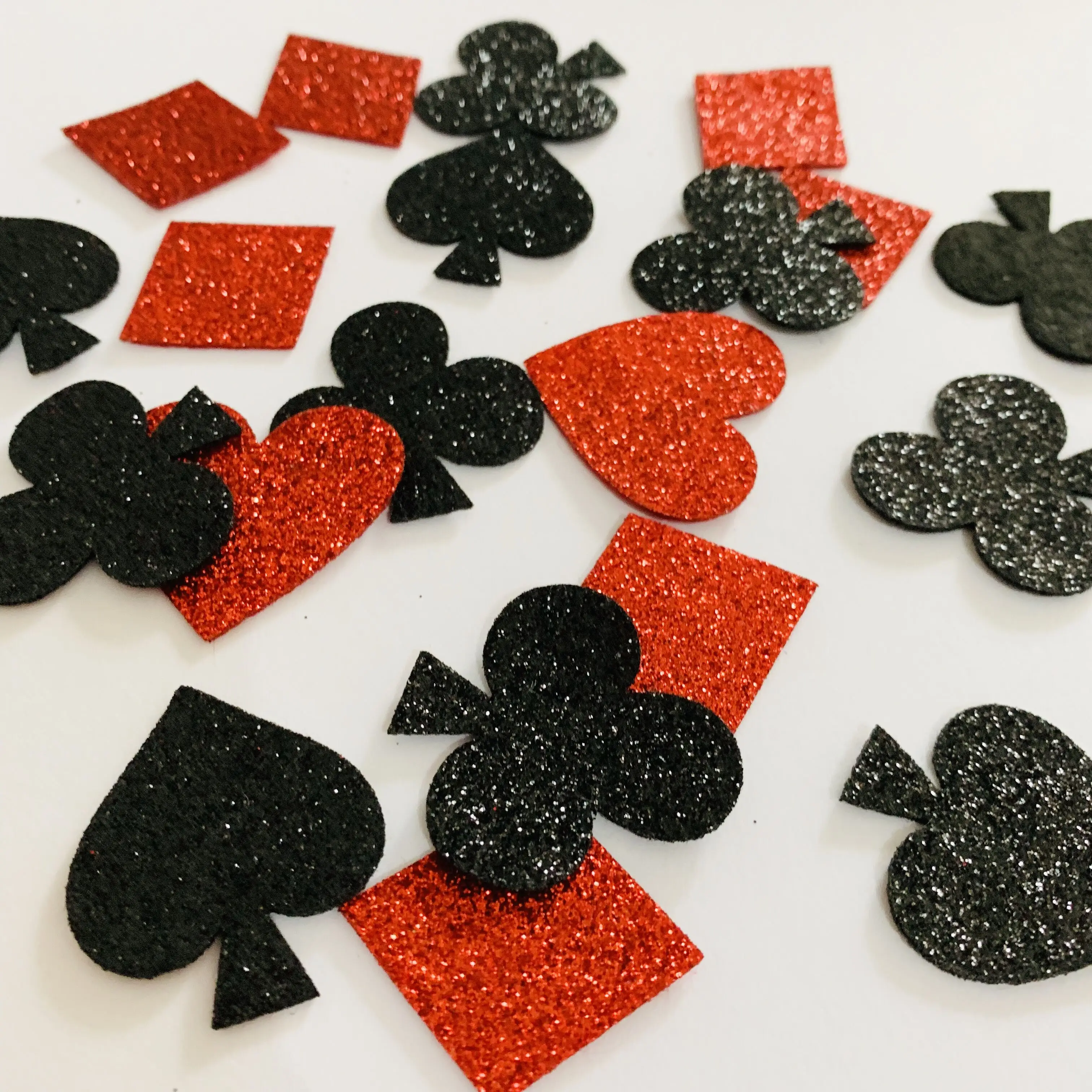 Фон с изображением конфетти казино покера Happy День рождения Разбрасыватели для