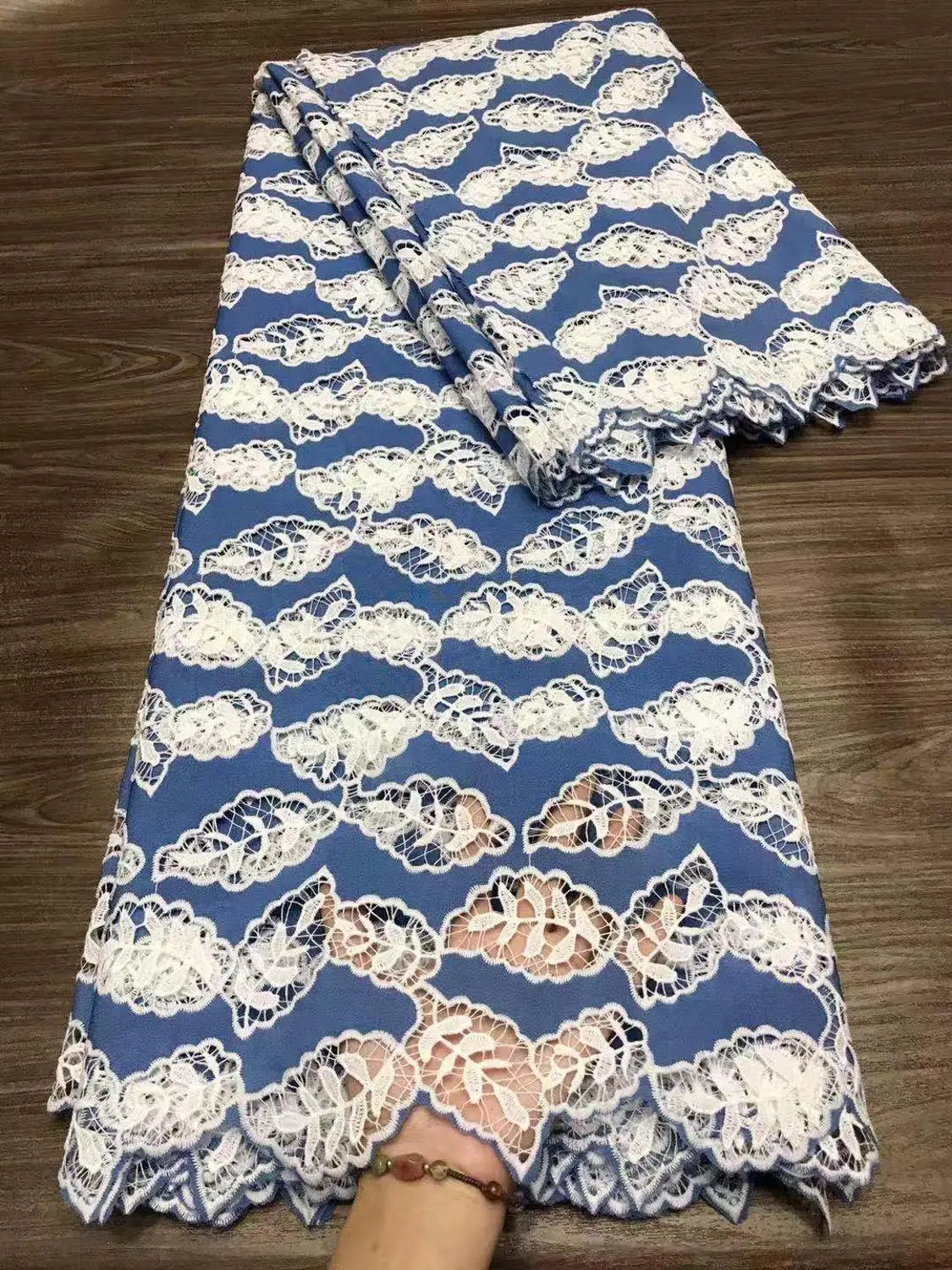 

Latest Design African Cord Guipure Mesh Lace Fabric High Quality Lace French Nigerian Net Lace Fabric For Christmas Party S1425