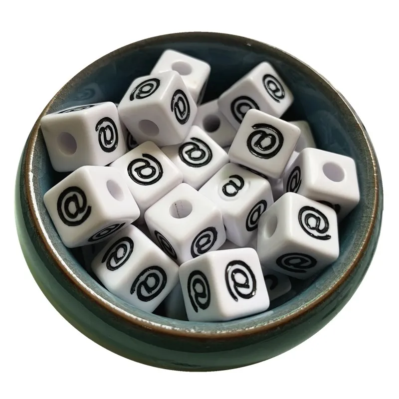 10 мм кубические акриловые бусины с цифрами 15 шт./лот белые черной печатью