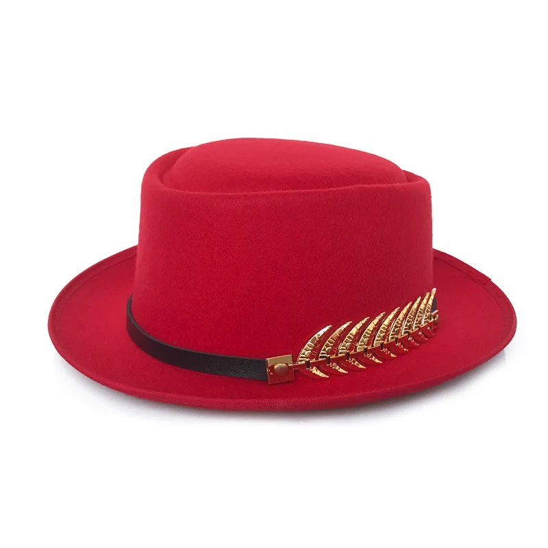 YY золотой пояс с перьями Fedora шляпа для мужчин плоский Топ шляпы Трилби для женщин свиной пирог джаз шляпа Классическая церковная Кепка FD19040 - Цвет: Red Trilby Cap