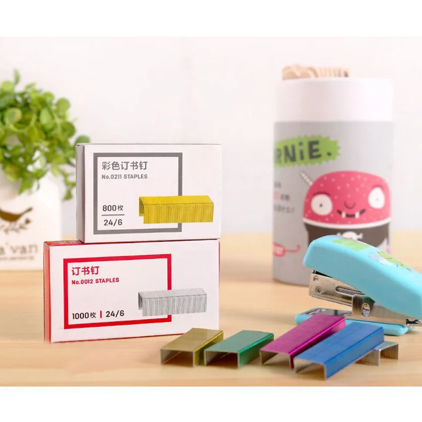 Universal 24/6 Chisel Point Standard Colorful Staples, 3.4cm Length, 800/Box, Paper Book Binding Staples Fits Standard Staplers