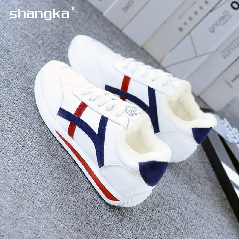 

Кроссовки женские зимние из ПУ кожи, на шнуровке, на толстой подошве