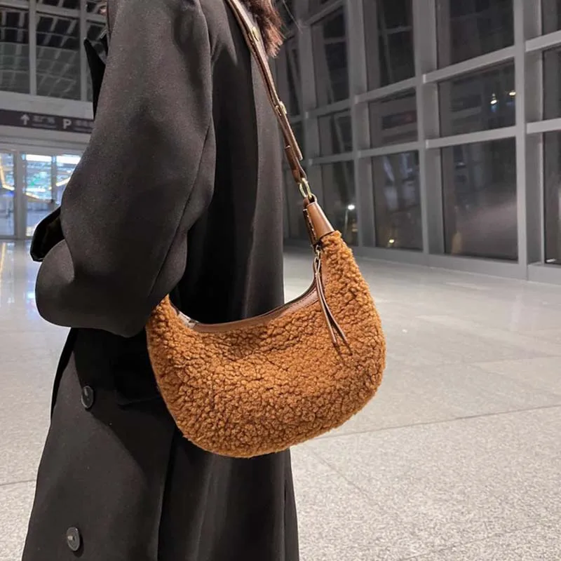 

Women New handbags fashion all-match designer high-end plush shoulder bag handbag lamb hair crescent shape underarm bag 2022