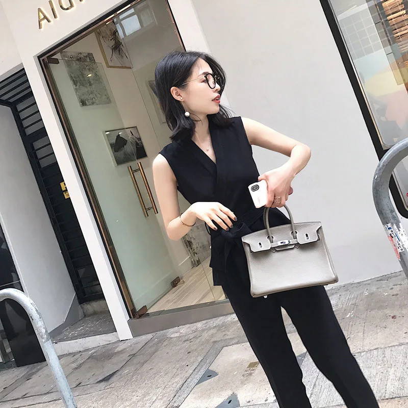 Костюм женский повседневный из двух предметов рубашка без рукавов с завязкой