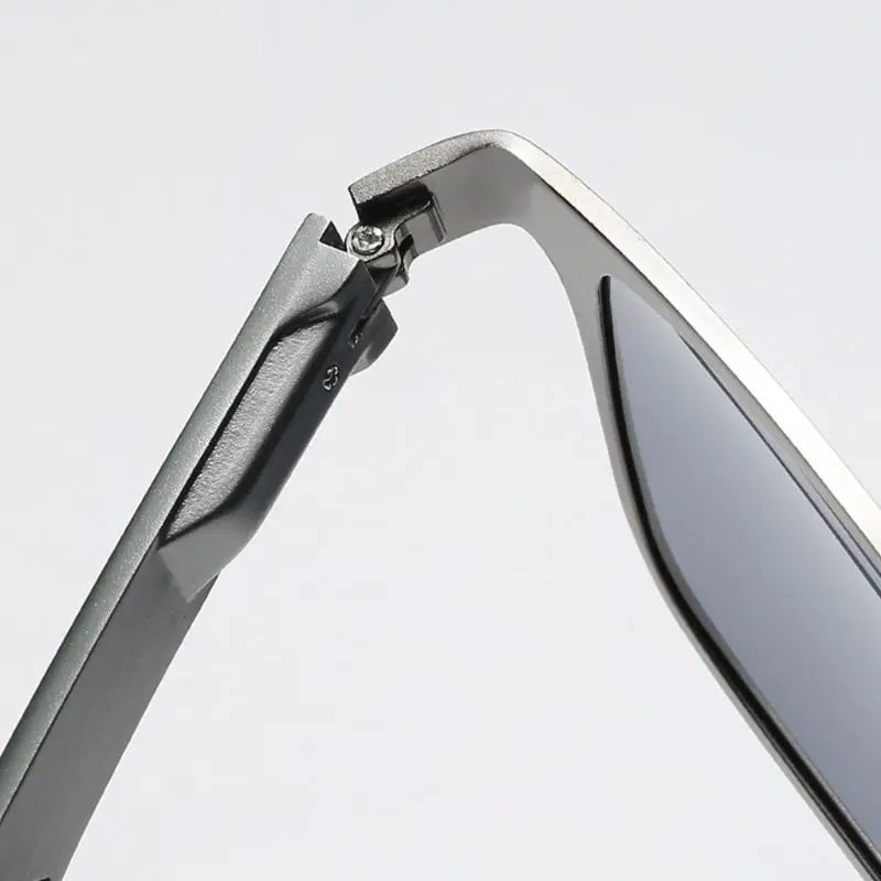 

Vintage Men Polarized Sunglasses Metal Framework Sun Glasses Gift for Friends