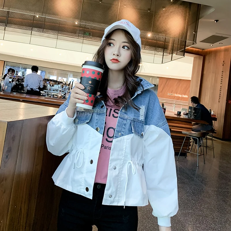 Женская джинсовая куртка на шнурке свободная с вышивкой и дырками новинка весны