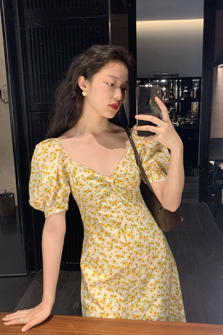 

French Retro Square-Cut Collar Floral Dress for Women Summer Tight Waist Slimming Puff Sleeve Tea Dress